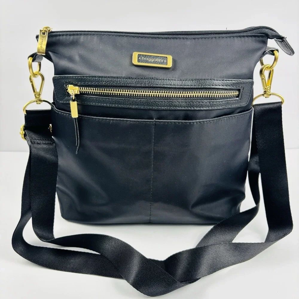 Baggallini Stephanie Large Crossbody Bag Black W/ Gold Accents Adjustable Strap